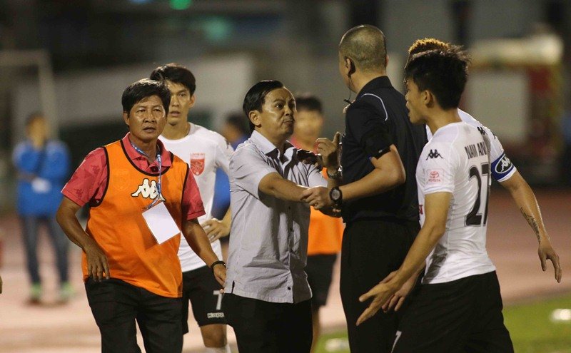 17h30 ngày 24/06, Long An vs TP. HCM: Chạy trốn tử thần