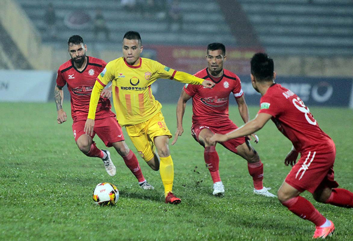 19h00 ngày 05/03, TP.HCM vs Nam Định: Chủ nhà tiếp tục bay cao?