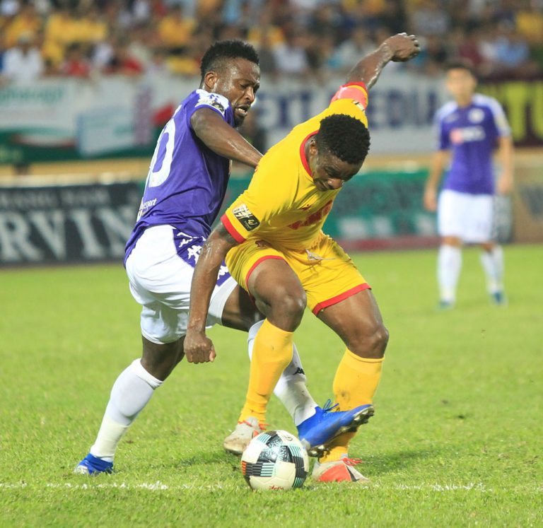 5 điểm nhấn vòng 11 V-League 2019: HAGL “trở lại mặt đất”; TP.HCM vững ngôi đầu