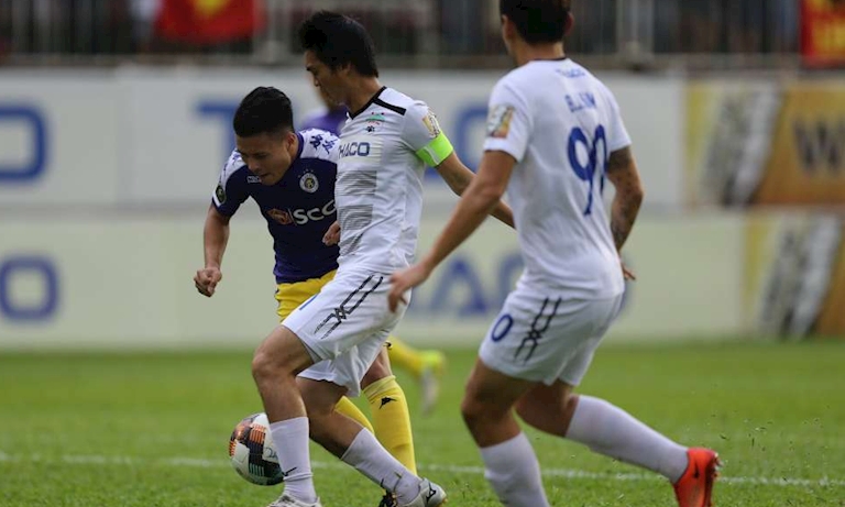 5 điểm nhấn vòng 12 V-League: HAGL và Hà Nội bất phân thắng bại