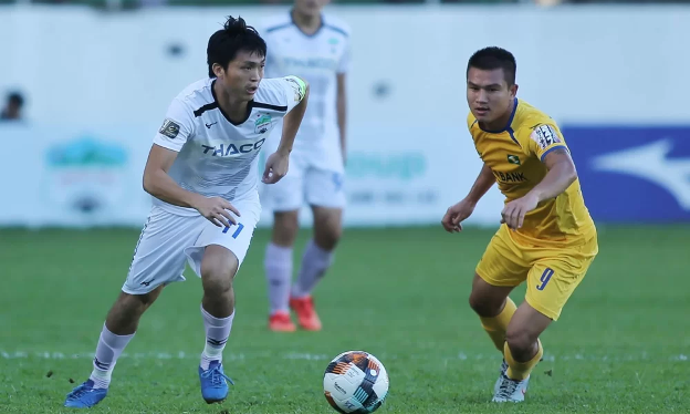 5 điểm nhấn vòng 17 V-League: Tuấn Anh “mở tài khoản”, Quang Hải giải hạn