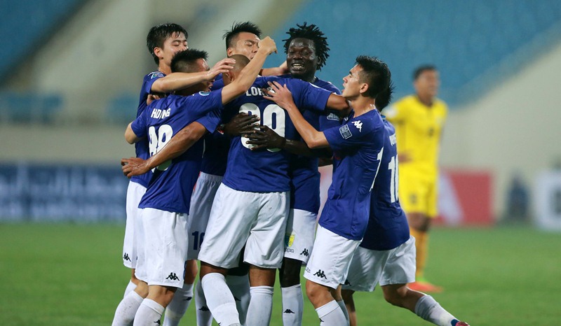 5 Điểm nhấn vòng 22 V-League: Nhà bầu Hiển lên đỉnh, nghi án gác đền ở xứ Thanh