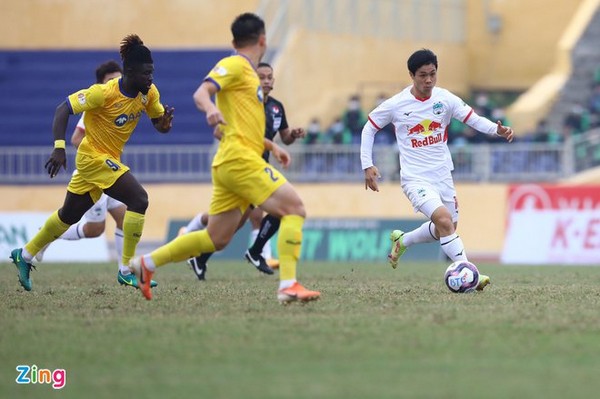 5 điều nổi bật tại vòng 3 V-League: HAGL sa lầy, Văn Đức rực sáng