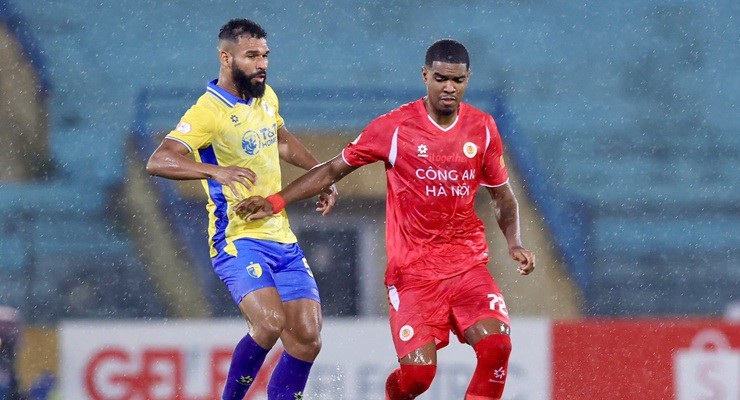 Alan lập hat-trick, CAHN nhấn chìm Hà Nội FC