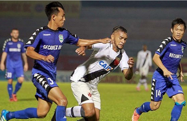 B.Bình Dương chiêu mộ ngoại binh từng có giá 1 triệu EURO