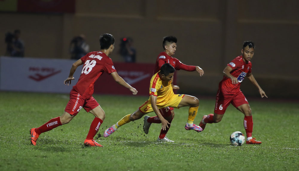 Bạn đã hiểu vì sao Martin Lo bị “ngộp” tại V-League?