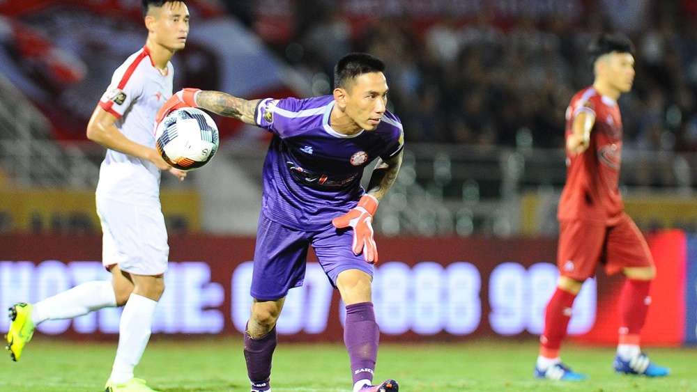 Bạn đã rõ vì sao “thủ thành quốc dân” Tiến Dũng dự bị tại TP.HCM?