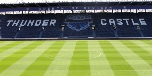 Bán tên SVĐ và chuyện chủ động kiếm tiền của bóng đá Việt Nam