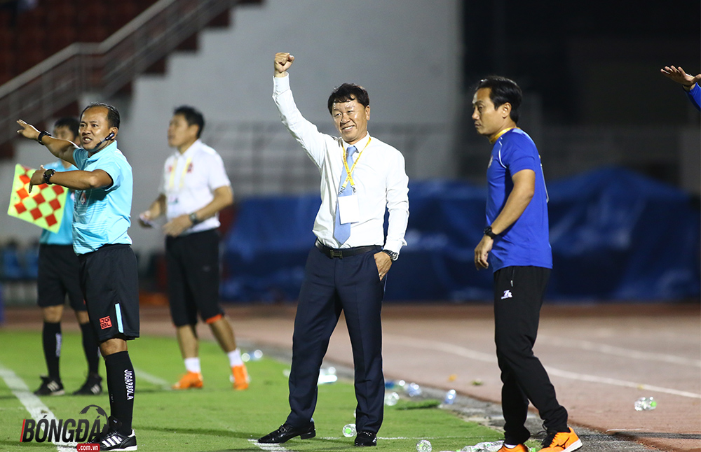 Bạn thân thầy Park, muốn đánh bại đội bóng bầu Đức ngay tại phố núi