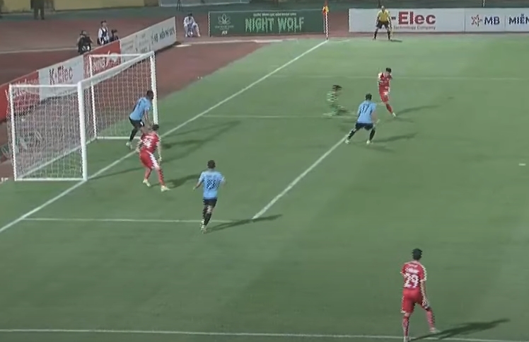 Báo động cho trợ lý trọng tài ở V-League