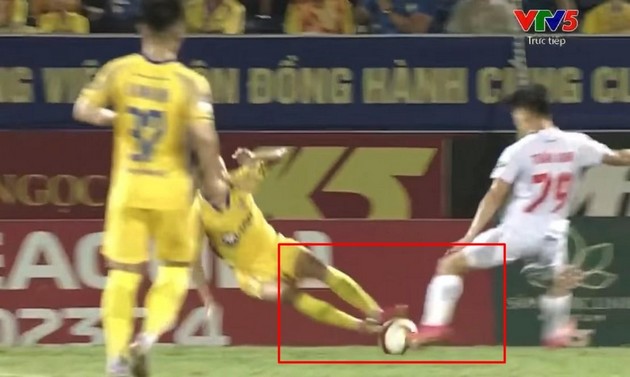 Bạo lực leo thang, bệnh trầm kha của bóng đá Việt Nam