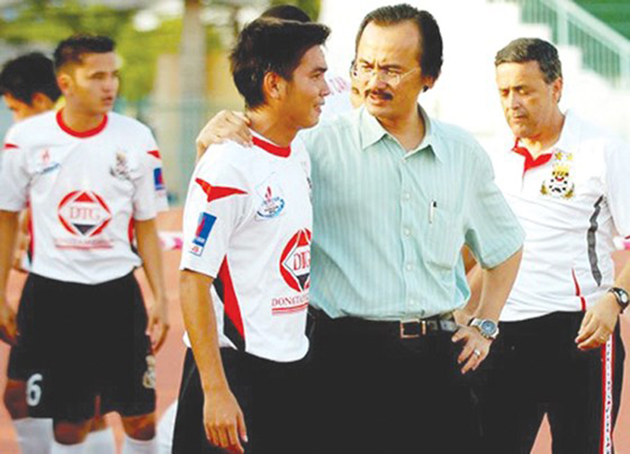 Bầu Thắng rút khỏi VPF và tia sáng cho tương lai CLB Long An