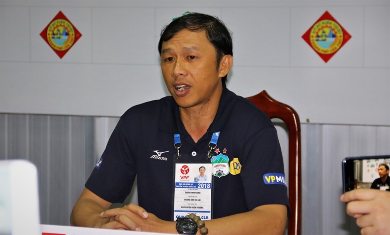 Bị Cần Thơ cầm hòa, HLV HAGL hết lời khen ngợi Đinh Hồng Vinh