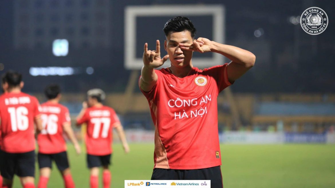 Bị phạt vì xúc phạm trọng tài, Văn Thanh phá vỡ im lặng