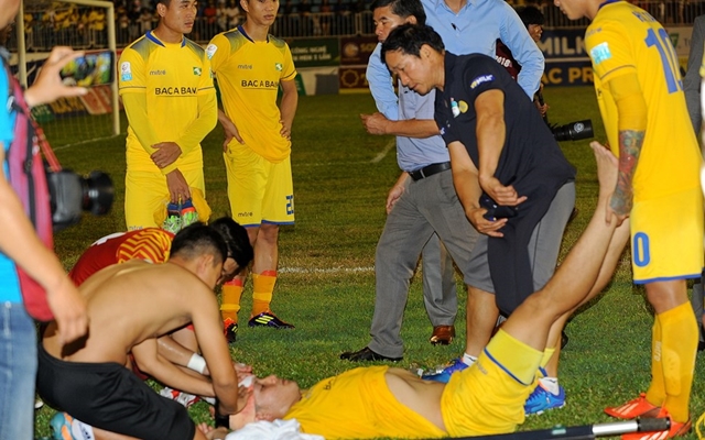 BLĐ HAGL lên tiếng trước cáo buộc bỏ mặc Văn Khánh