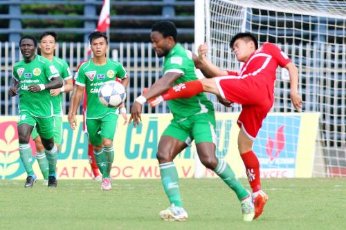 Bóng đá Việt Nam 2017: Chờ làn gió mới