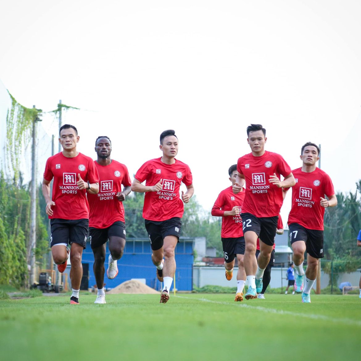 “Các cầu thủ của tôi chỉ ở mức trung bình”