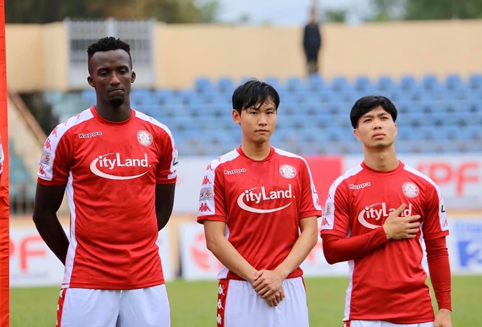 Các tuyển thủ thi đấu thế nào ở ngày khai mạc V-League 2020?