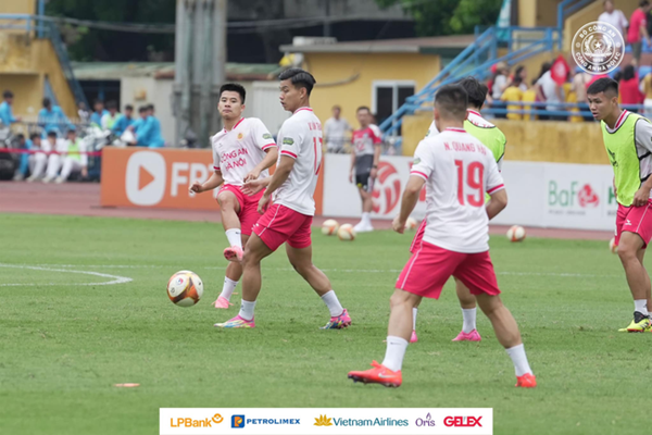 CAHN chia tay 10 cầu thủ?