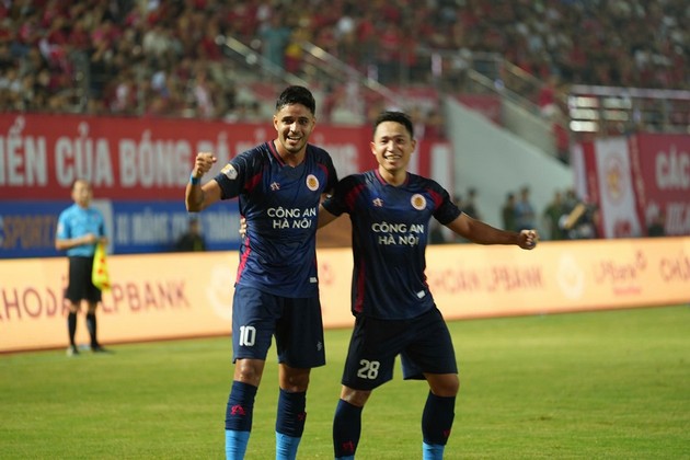 CAHN mất điểm phút 90+4; Hoàng Đức gây thất vọng