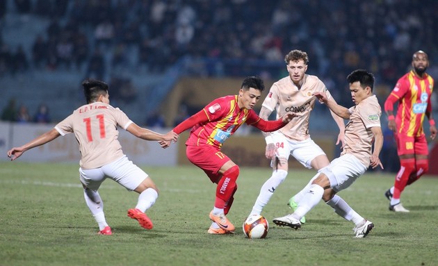 CAHN phá dớp trước Thanh Hóa; SLNA giành điểm ở phút 89