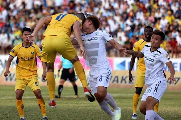 ‘Cái tát’ từ các fan giúp HAGL tỉnh lại sau một giấc ngủ dài