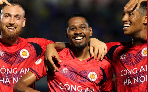 Cao Quang Vinh gửi lời chào tới HLV Kim Sang-sik