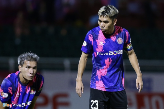 Cầu thủ Sài Gòn giảm tiền lót tay để rời đội