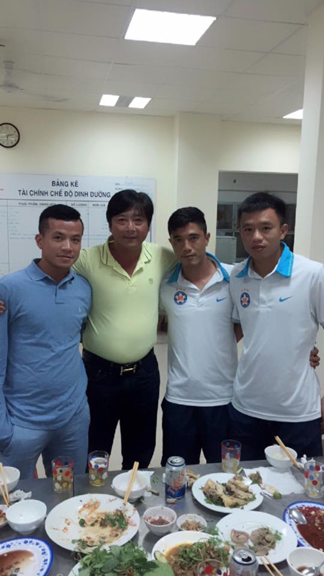 Cầu thủ SHB Đà Nẵng cảm xúc ngày chia tay Coach Huỳnh Đức