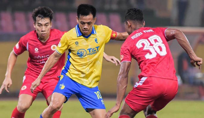 CĐV Hà Nội FC lo lắng với khởi đầu thất vọng tại V-League