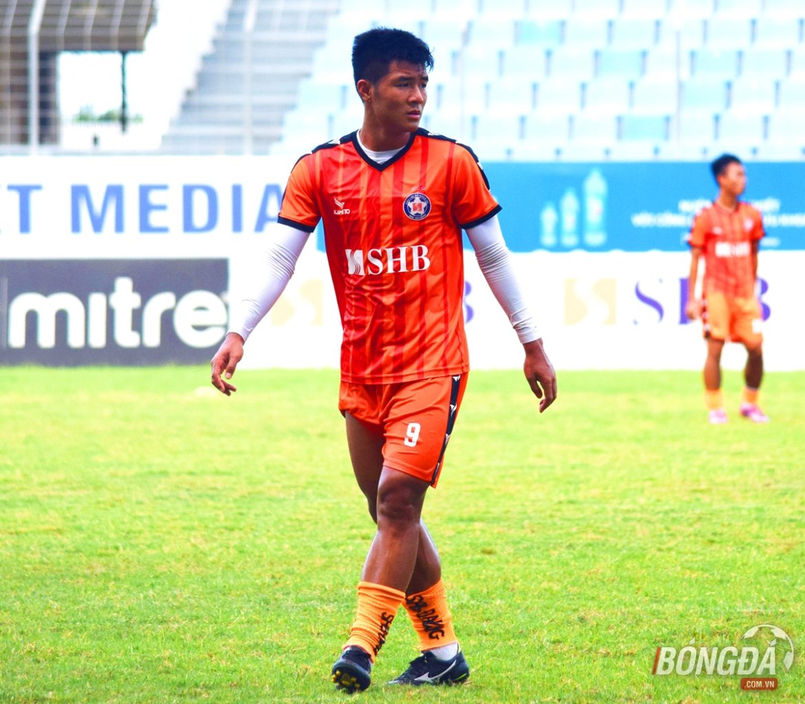 Chấn thương nặng hơn dự đoán, Đức Chinh ra PVF điều trị