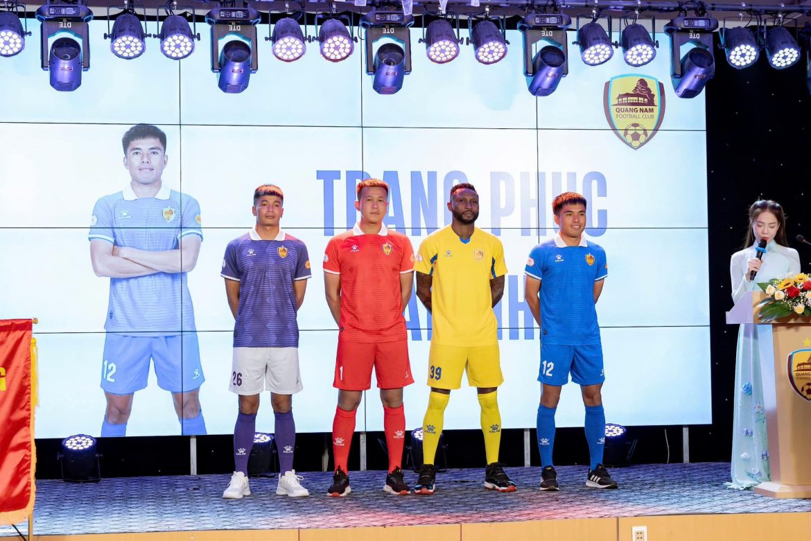 Chia tay 16 cầu thủ, CLB V-League mua gấp 12 người thay thế