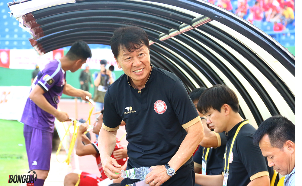 Chiếm lại ngôi đầu từ tay Hà Nội, HLV TP.HCM lần đầu nói về chức vô địch