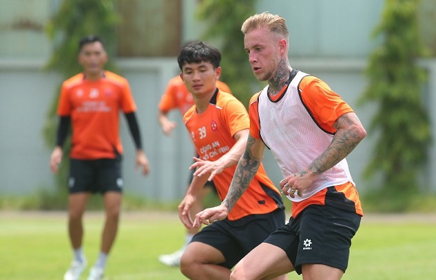 Chờ ngoại binh gần 30 tỷ đồng trình làng V.League