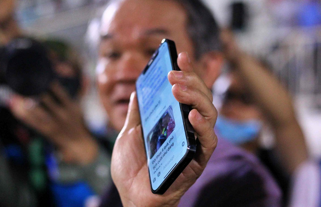 Chủ tịch Than Quảng Ninh cười tươi dù thua đậm, bầu Đức liền có động thái