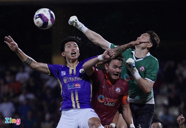 CLB Hà Nội 0-3 Bình Định: Duy Mạnh nhận thẻ đỏ trực tiếp