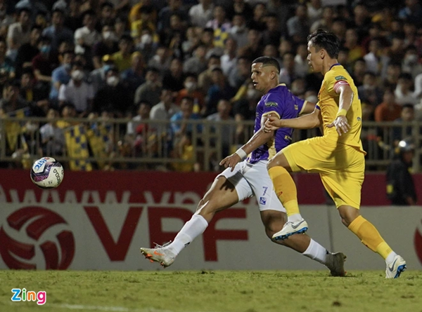 CLB Hà Nội đứt mạch 7 trận thắng