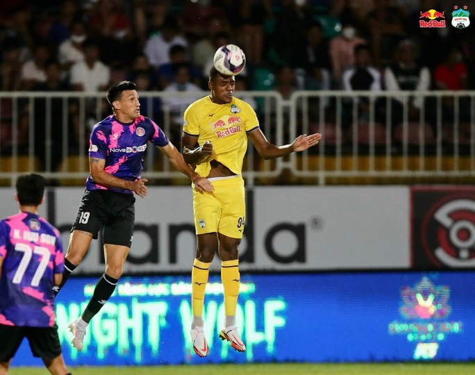 CLB Hoàng Anh Gia Lai đánh rơi chiến thắng ở phút cuối cùng