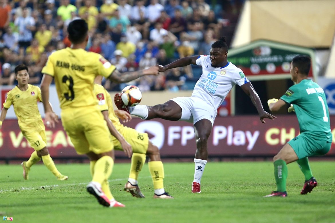 CLB Nam Định lỡ cơ hội chiếm ngôi nhì bảng của Hà Nội