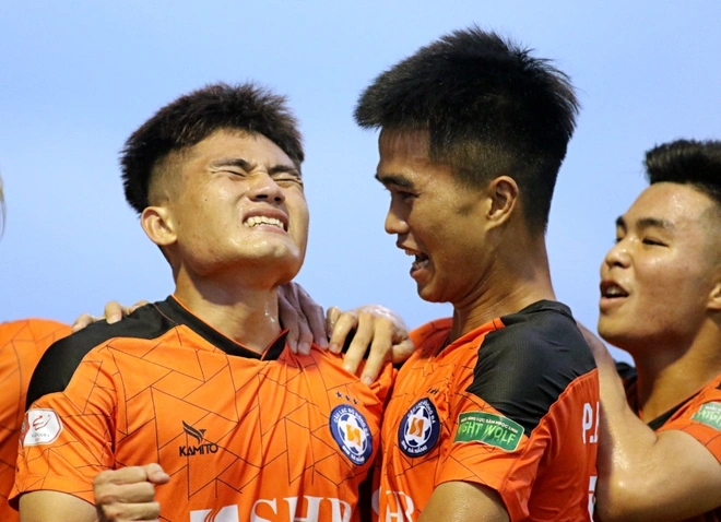 CLB Sài Gòn chưa thể thoát khỏi vị trí bét bảng