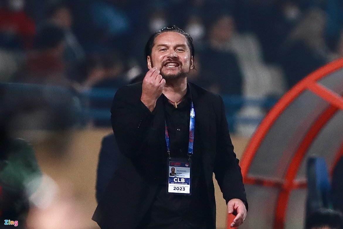 CLB Thanh Hóa lên đầu bảng