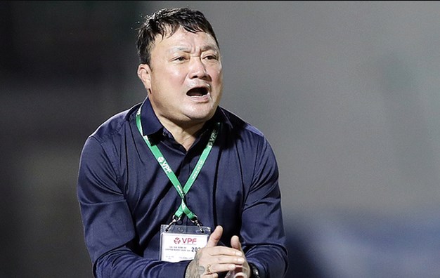 CLB TP.HCM chuẩn bị thay tướng giữa dòng