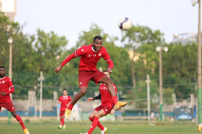 CLB TP HCM hội quân, Hoàng Vũ Samson ra mắt HLV Trần Minh Chiến