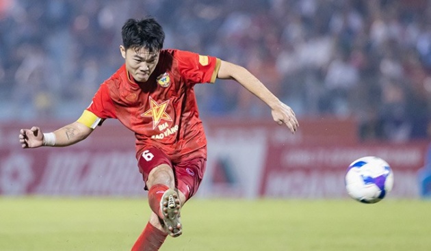 CLB Việt Nam lọt top bất bại trên thế giới, sánh ngang PSG – Juventus