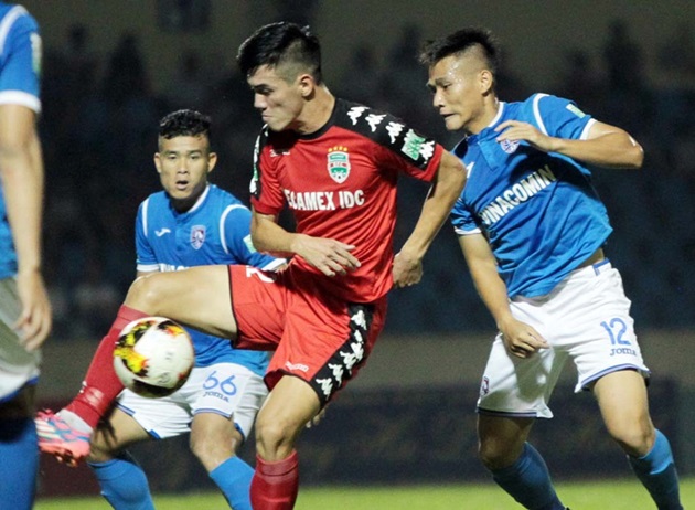 Công Phượng, Quang Hải cùng loạt sao U23 thay nhau phô diễn ở vòng 11