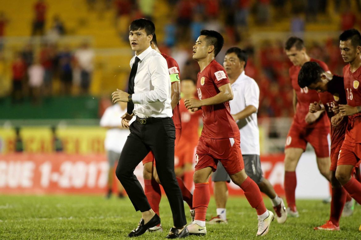 Công Vinh phản bác chỉ trích về việc xây phòng truyền thống