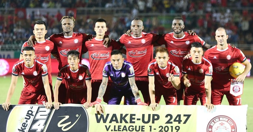 Cuộc đua ngôi vô địch V-League: Khi TP.HCM “tự bắn vào chân mình”