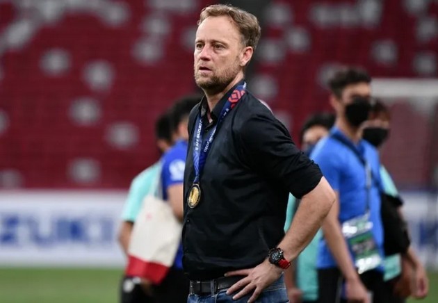 Cuộc tháo chạy khỏi ĐT Thái Lan của HLV Polking?