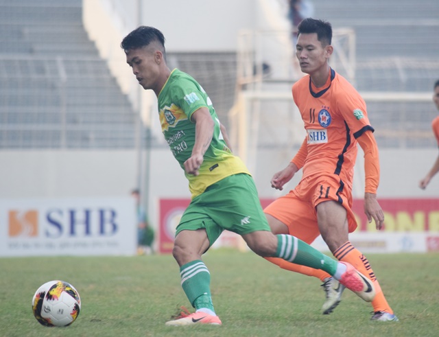 Cựu tuyển thủ U23 Việt Nam ghi bàn, SHB Đà Nẵng tiễn XSKT Cần Thơ về gần hạng nhất