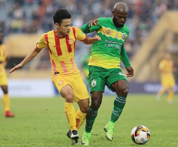 Đá 10 trận, giành 1 điểm, CLB xuống hạng đã lộ diện?